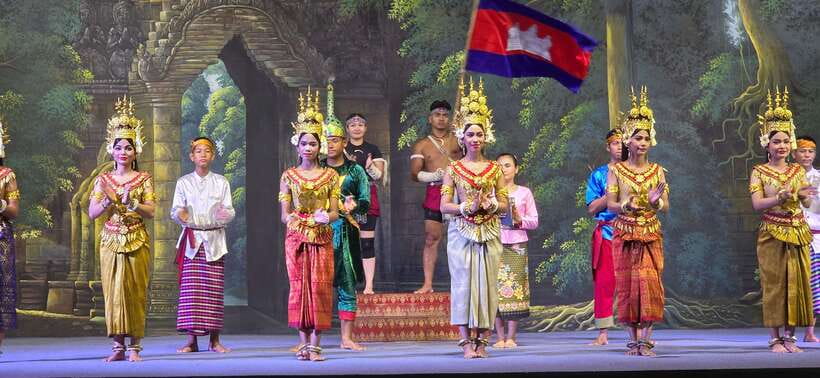 Apsara Performance Including Buffet Dinner & Hotel Pick up - Buffet Dinner in Khmer Style: Amok Curry and Khmer BBQ