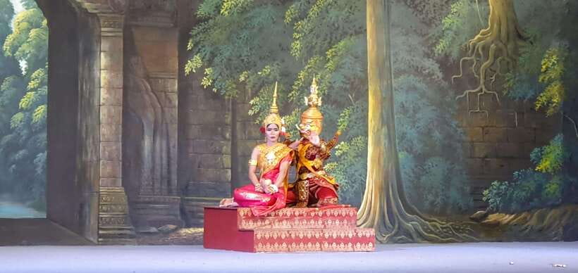 Apsara Performance Including Buffet Dinner & Hotel Pick up - Venue Size and Noise: What to Expect When the Room Gets Big