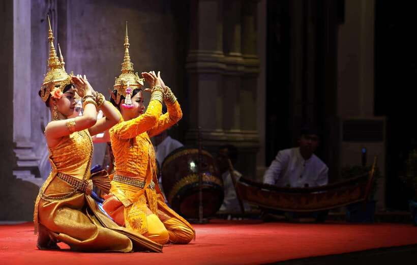 Apsara Traditional Dances & Local Buffet with Tuk-Tuk Ride - The 2.5-Hour Plan: Pickup, Buffet, and the Dance Program