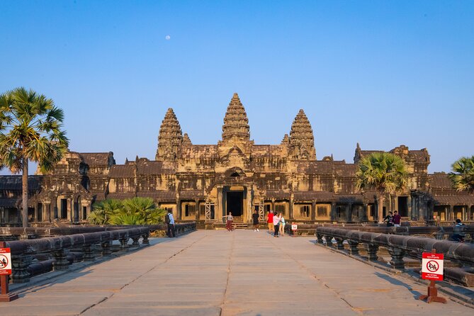 Banteay Srei & Angkor Big Circuit Tour - Ta Som: where the strangler fig takes over the gate
