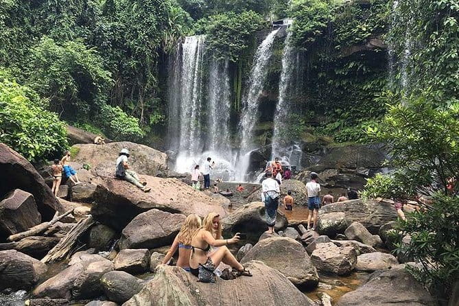 Banteay Srei Temple and Kompong Phluk Village Private Tour - Timing, Heat, and Comfort for a 5 to 6 Hour Day