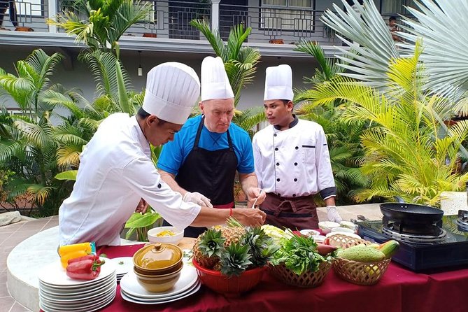 Cooking Class By Reveal Angkor Hotel Siem Reap - Eating alfresco at Reveal Angkor: turning lessons into a real meal