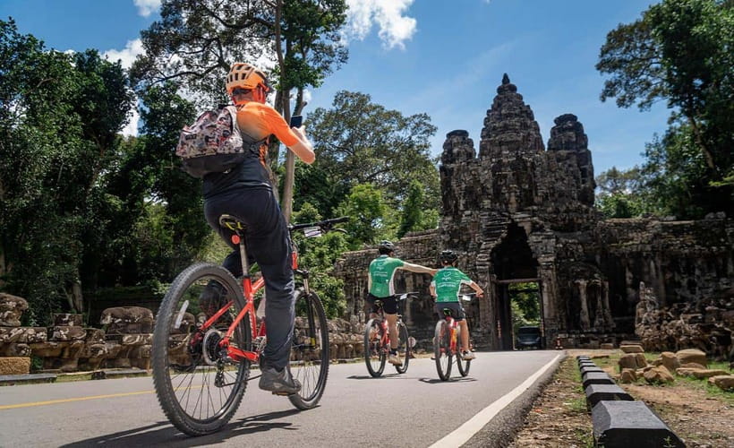 Cycle Angkor Backroad Bike Tour / E-Bike or Tuk Tuk - Lunch by the pond: where the day slows down on purpose
