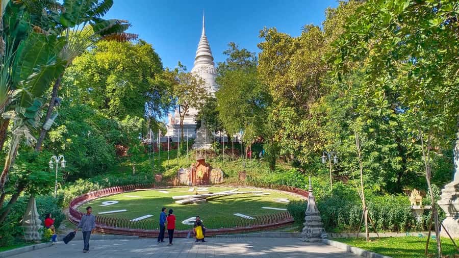 Day trip from Sihanoukville to Phnom Penh for Cruise Ship - Wat Phnom: the city’s hilltop anchor and its legend