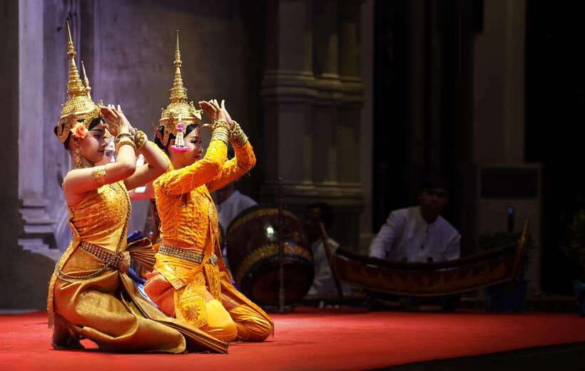 Dinner Show Apsara Dance, Pickup round trip included - Crowd size reality: big theater energy, small group pickup