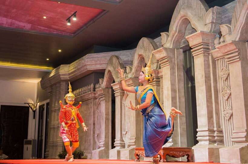 Dinner Show Apsara Dance, Pickup round trip included - Should you book the Dinner Show Apsara Dance?