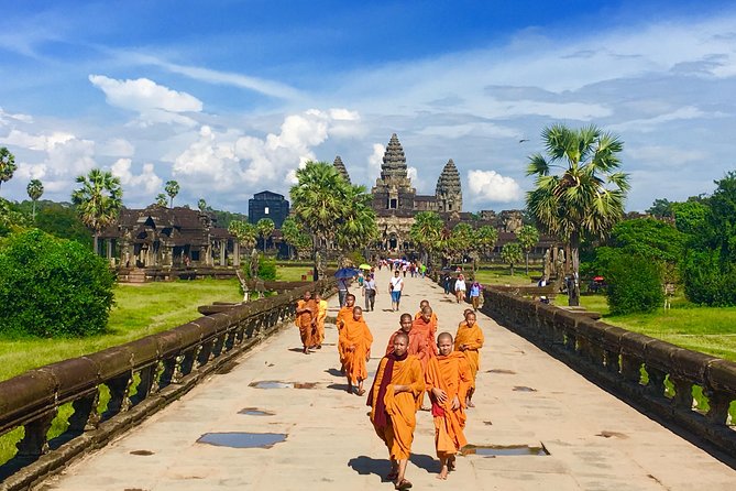 Discover Cambodia 8 Days from Siem Reap to Koh Trong -Phnom Penh - Day 5: Koh Trong Island by bike, plus markets and pagodas