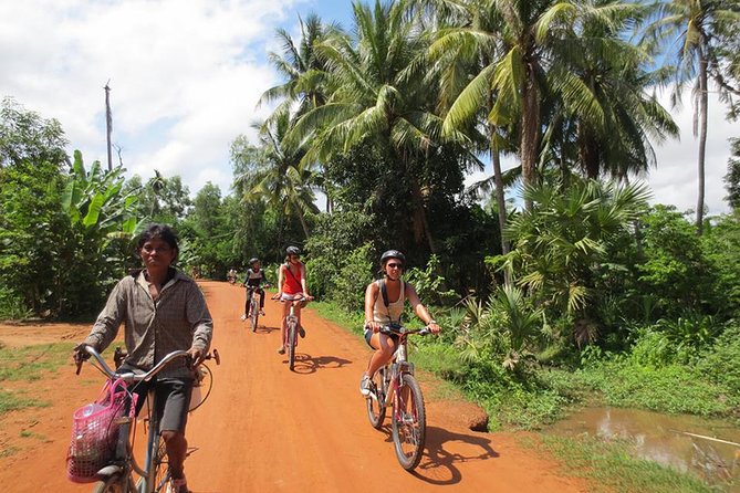 East Corner of Siem Reap - Roluos Group & Countryside - The Meal Plan: Authentic Khmer Lunch and Coconut Water