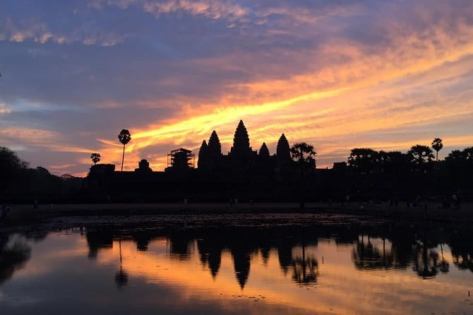 Explore Angkor Sunrise Spectacle a Full Day Temples Tour - Guide quality is the real upgrade: why Dat’s approach stands out