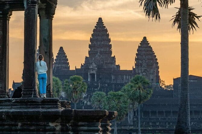 Explore Angkor Wat Sunrise Small Tour Private VIP Car - The terraces: where the crowds usually thin out