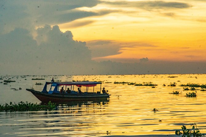 Explore The Kampong Pluk Floating Village - Small group size and comfort: why max 10 matters