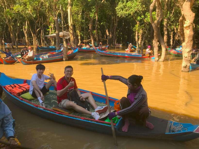Exploring the Enchanting Kampong Phluk Floating Village - The Boat Ride: Tonle Sap’s Calm, Up Close