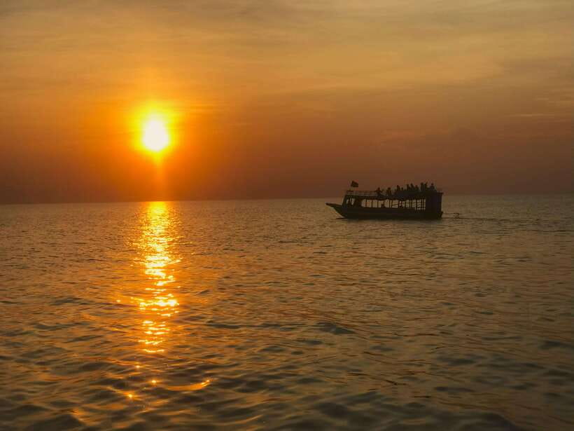Exploring the Enchanting Kampong Phluk Floating Village - Kampong Phluk Village Walk: Stilt Houses, Flooded Forests, and Fishing Life