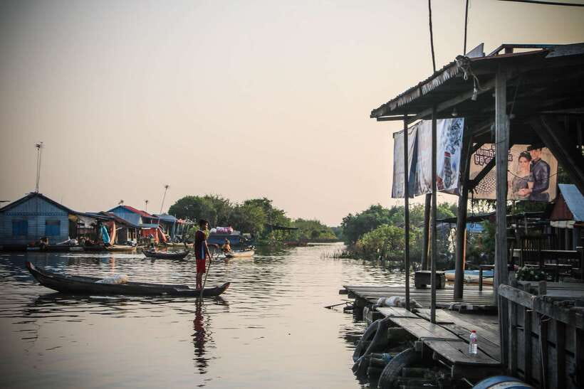 Floating Village and Tonlé Sap Sunset Tour - The Motorboat Transfer: Small Waterways, Big Perspective