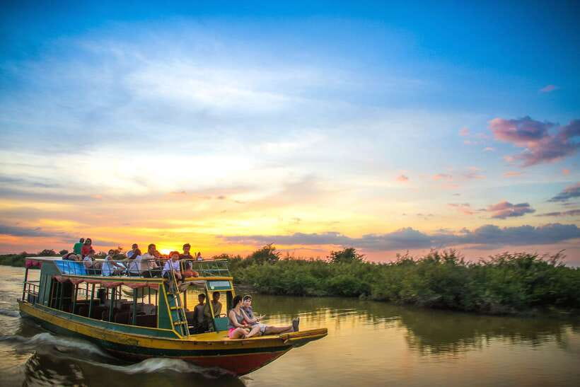Floating Village-Mangroves Forest Tonle Sap Lake Boat Tour - Tonlé Sap Big Views, a Crocodile Farm Stop, and the Lunch Reset