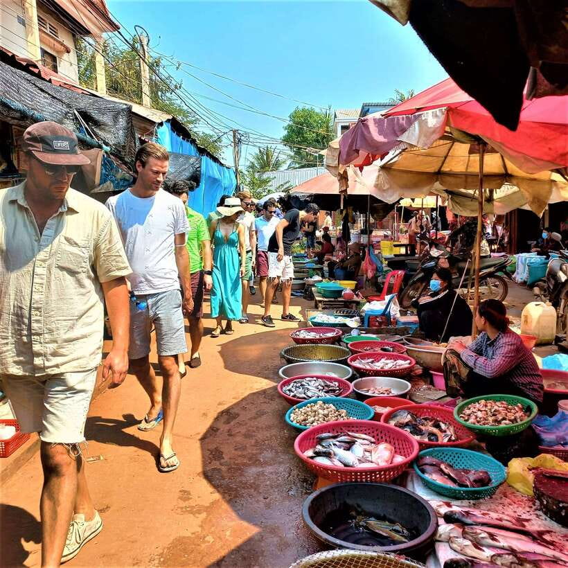 Floating Village-Mangroves Forest Tonle Sap Lake Boat Tour - Wat Bo, Pagodas, Shrines, and Why These Stops Matter