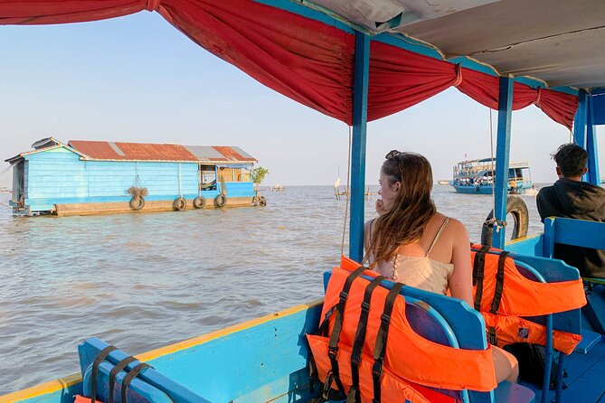 Floating Village Sunset boat Vespa Tour / Tuk Tuk Available - Wat Po Banteaychey: Temple Time That Actually Adds Meaning