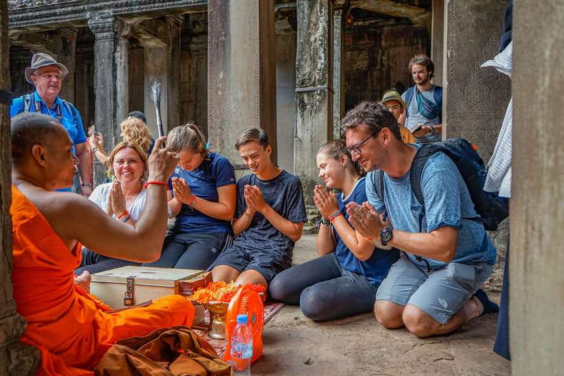From Siem Reap: Angkor Wat Full-Day Private Tour & Sunrise - Sunrise at Angkor Wat: why 5 a.m. is worth it