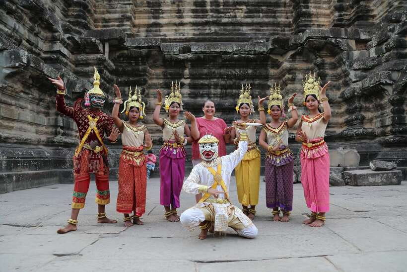 From Siem Reap: Angkor Wat Full-Day Private Tour & Sunrise - Food and breaks: included meals that actually help