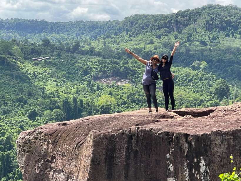 From Siem Reap: Banteay Srei and Kulen Waterfall Guided Tour - Phnom Kulen National Park: Peng Chruonh, Preah Ang Thom, and the 1000 Lingas river