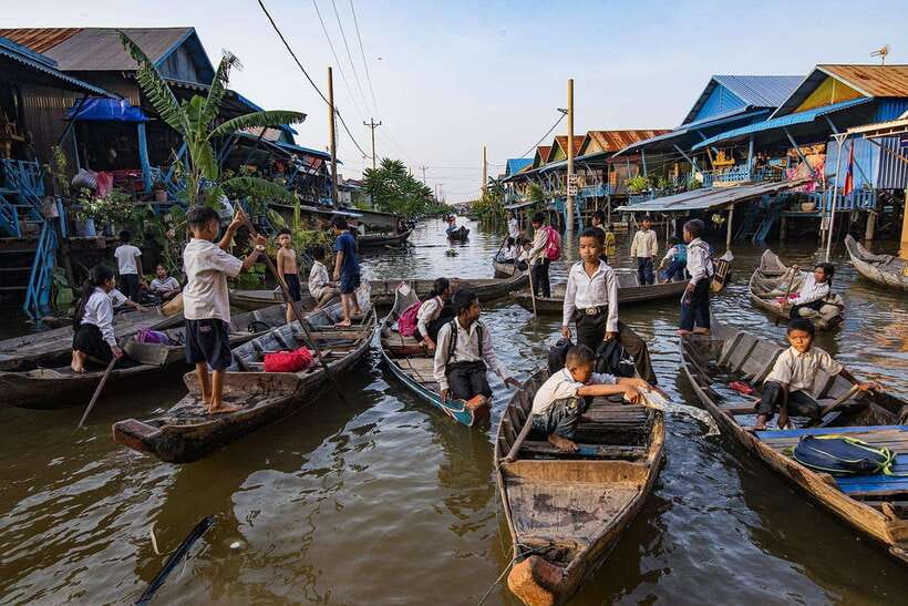 From Siem Reap: Floating Village Tour by Boat - Stop at the Pagoda or Market: The Land-Based Warm-Up