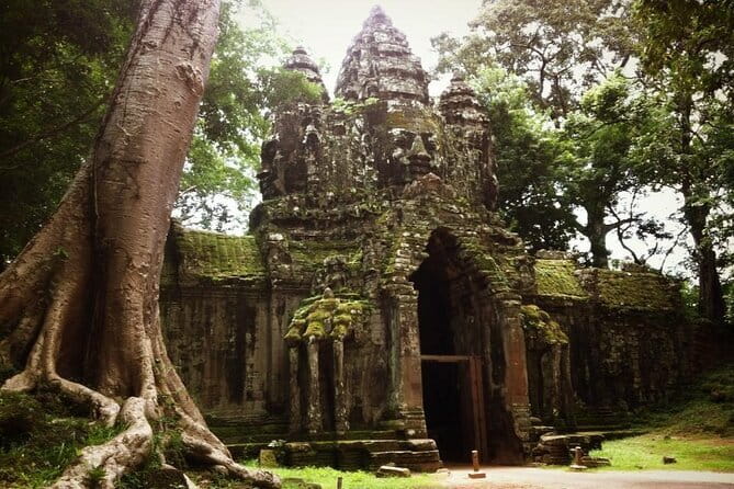 Full-Day Angkor Wat & All Must-See with Banteay Srei Private Tour - Pickup, Temple Pass, and the Start of the Day in Siem Reap