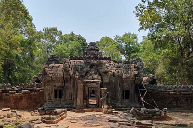 Full Day Angkor Wat Temples Tour with Pickup - Angkor Wat: what makes it the right first stop