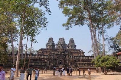 Full Day Angkor Wat Temples Tour with Pickup - Angkor Thom essentials: Bayon faces, Baphuon details, and the Elephant Terrace