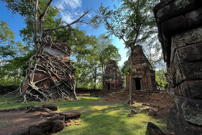 Full Day Banteay Srei Beng Mealea and Koh Ker Small Group Tour - Stop 4-5: Banteay Srei’s carvings—small temple, big detail