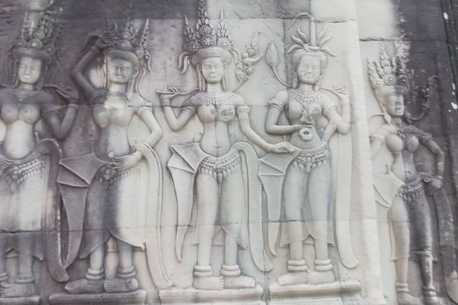 Full-Day Private Custom Tour in Siem Reap - Museums, Landmine Museum, and silk weaving stops