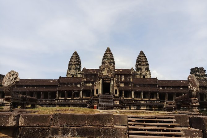 Full-Day Private Custom Tour in Siem Reap - Lunch and food: what’s included, what’s on you