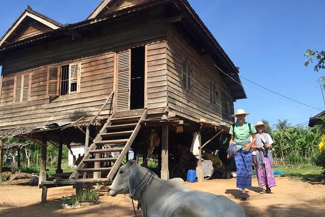 Full Day Siem Reap Farm Tour with Cooking Class and Monk Blessing - What “hands-on farm time” actually means in the fields
