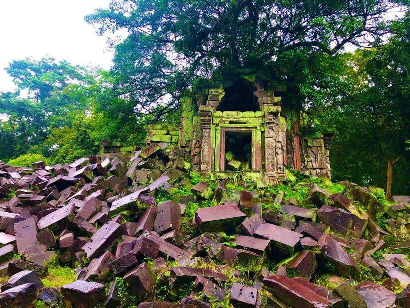 Full-Day Tour to Banteay Srey, Beng Melea & Kulen Mountain - Beng Mealea: the “unrestored” temple that feels alive