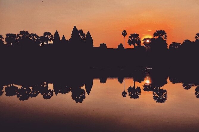 Golden Hours: Angkor wat sunrise photography tour with a pro! - Your guide and photographer workflow (and why it helps photos)