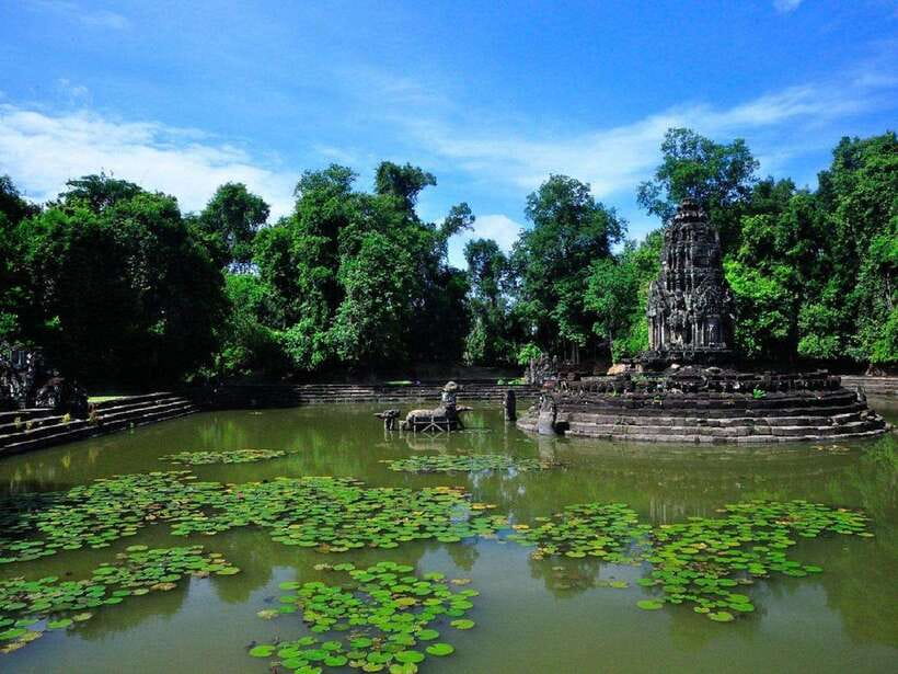Grand Circle With Sunset Private Tuk-Tuk - Stop 5: Pre Rup Temple before you start chasing the sunset