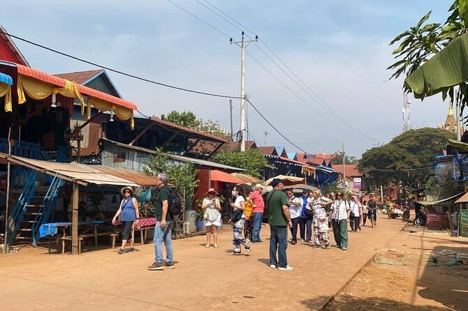Half Day Kampong Phluk Floating Village and Flooded Forest Tour - Kompong Phluk: The Flooded Mangroves and the Monsoon Effect