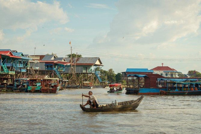 Kampong Phluk Floating Village Tour by Boat - The motorboat ride through stilted villages