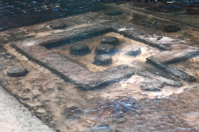 Kbal Spean, Banteay Srei & Banteay Samre temple - Start at 8:00 am and plan for a 7 to 8 hour day