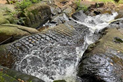 Kbal Spean Lingar River, Banteay Srei Temple & Pre Rup Tour - Licensed guides really do change the day