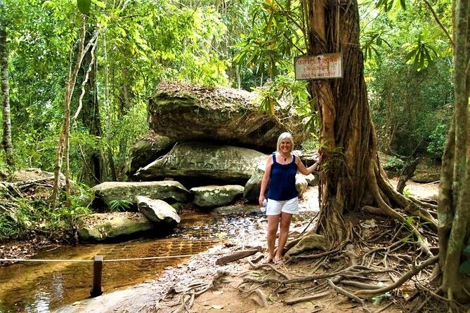 Kbal Spean Trekking Tour with Banteay Srei and Landmine Museum - Banteay Samre: a calmer end to a full day