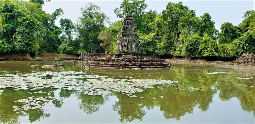 Kbal Spean Trekking Tour with Banteay Srei & Landmine Museum - Banteay Srei: pink sandstone, detailed bas-reliefs, and a nice reset