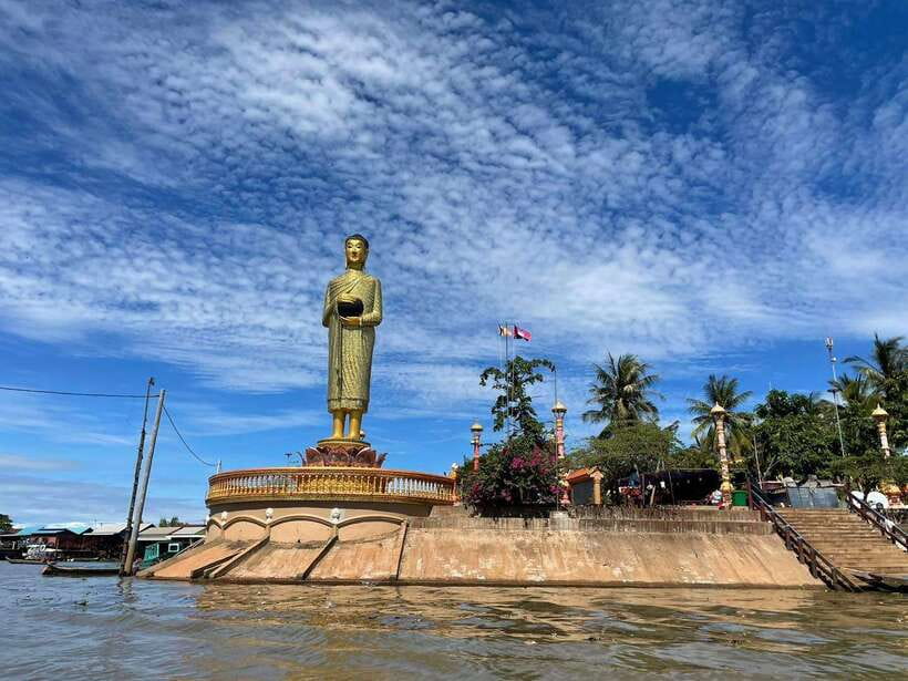 Kompong Kleang Floating Village Guide Tour from Siem Reap - Why Kompong Kleang feels different from other Siem Reap day trips