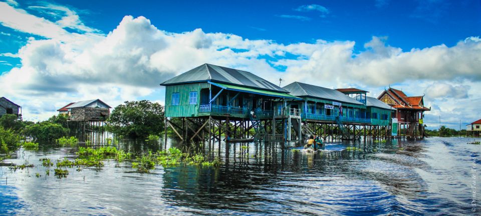 Kompong Phluk Floating Village Tour from Siem Reap - Two villages of Kompong Phluk, separated by a pergola