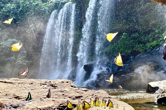 Kulen Waterfall Day Tour with Snacks Small-Group - Stop 1: Preah Ang Thom’s reclining Buddha, carved into stone