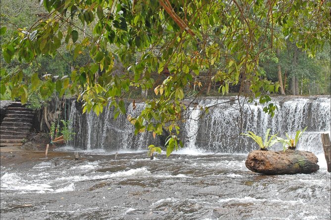 Kulen Waterfall & Kbal Spean Tour - Professional guiding and smooth handling in the real world