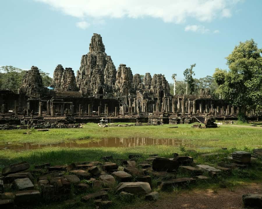 Luxury Private 2-Day Angkor Wat with English or German Guide - Day 1: From Angkor Wat sights to Phnom Bakheng sunset