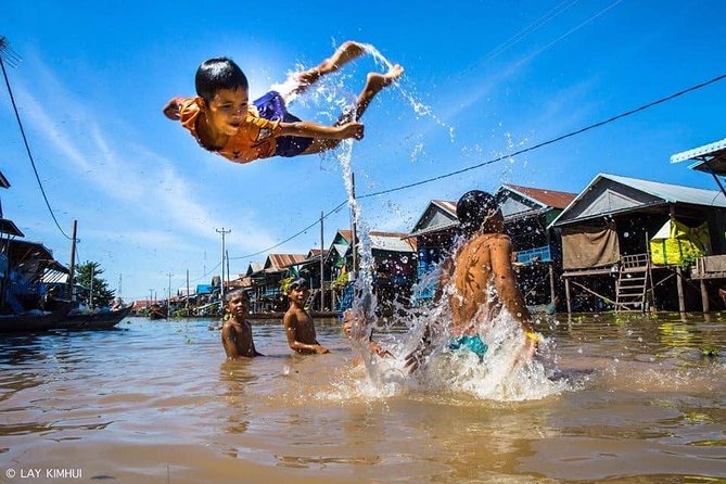 Mechrey Floating Village Tour & Mangrove from Siem Reap - What you’ll actually do: farms, rice cycles, and the chance to try crickets