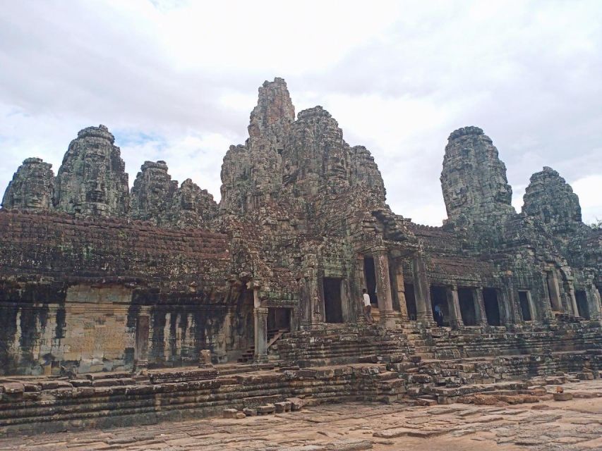 One Day Angkor Wat Trip with Sunrise - Lunch break and the tone change after the big gates