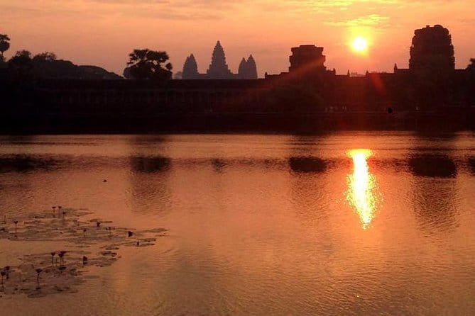 One Day Sunrise Private Tour at Angkorwat with Major Temples - Key things that make this Angkor sunrise tour work