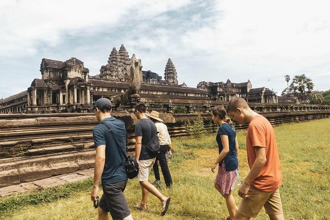 Personalised Angkor Wat Sunrise Off-the-Beaten Track Tour - Stop 1: Angkor Wat sunrise—two hours at the main event